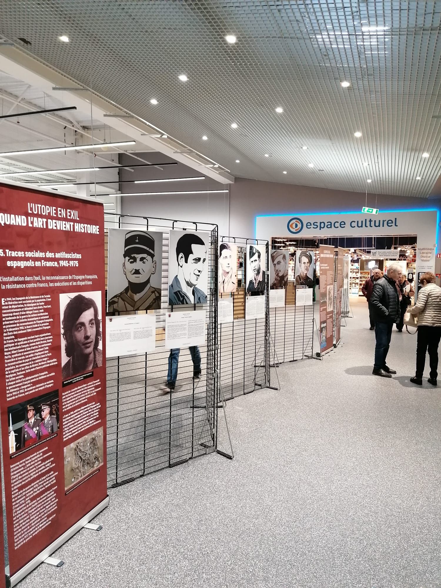 Le partage dans un lieu populaire