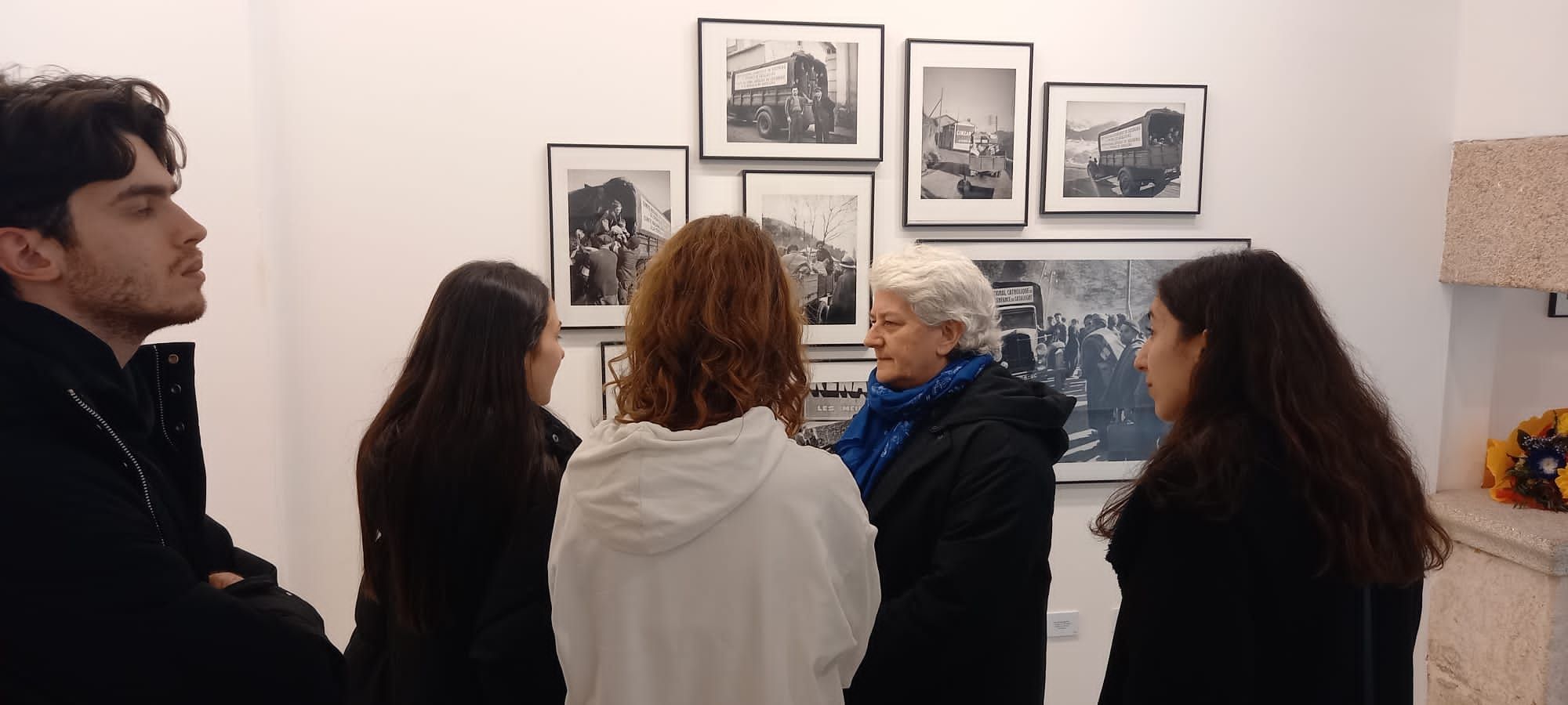 les regards sur les photos