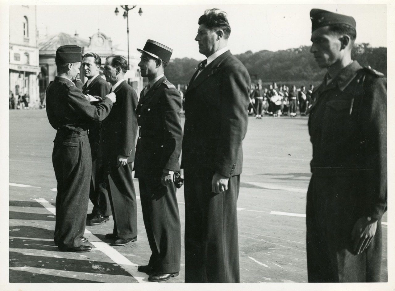 A. Granell Décoré de la LH à St Germain en Laye 1947