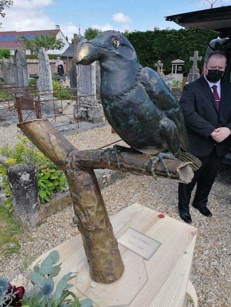 L'oiseau gardien de sa mémoire