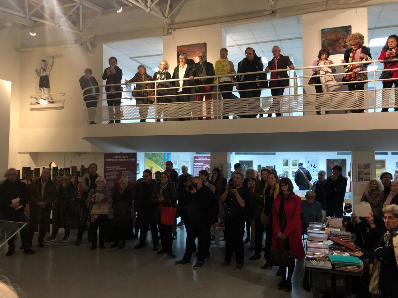 L'assistance se fait attentive